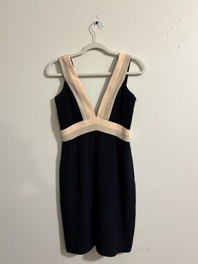 Abaete’ dress Black V-Neck Nude Trim sleeveless women’s SZ 6 side zip mini